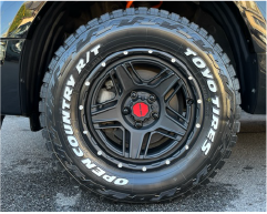 デリカ D:5 タイヤ